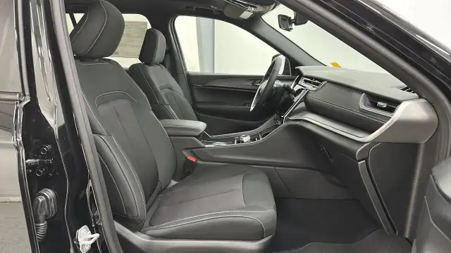 2026 Jeep Grand Cherokee Laredo X in Cars & Trucks in Winnipeg - Image 22
