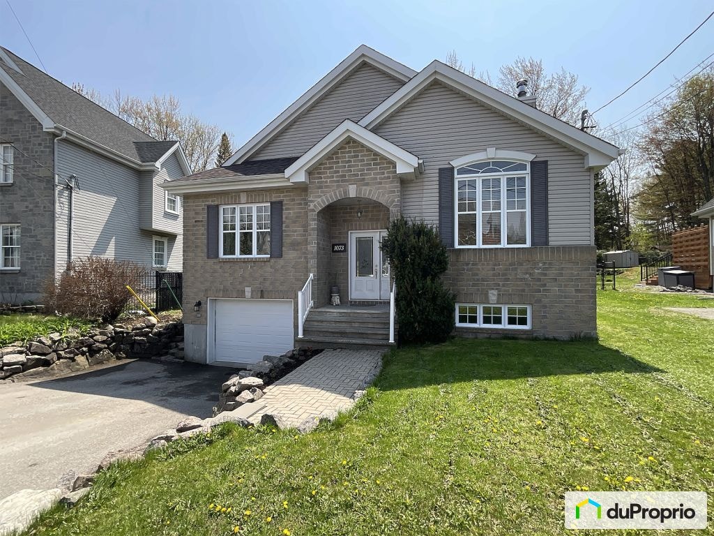$576,200 - Bungalow for sale in St-Jérôme (Bellefeuille) — photo 1