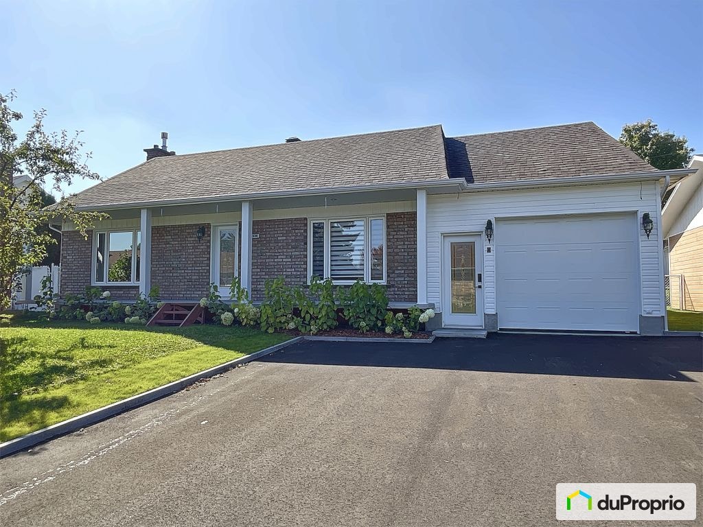 $535,000 - Bungalow for sale in Chicoutimi (Chicoutimi) — photo 1