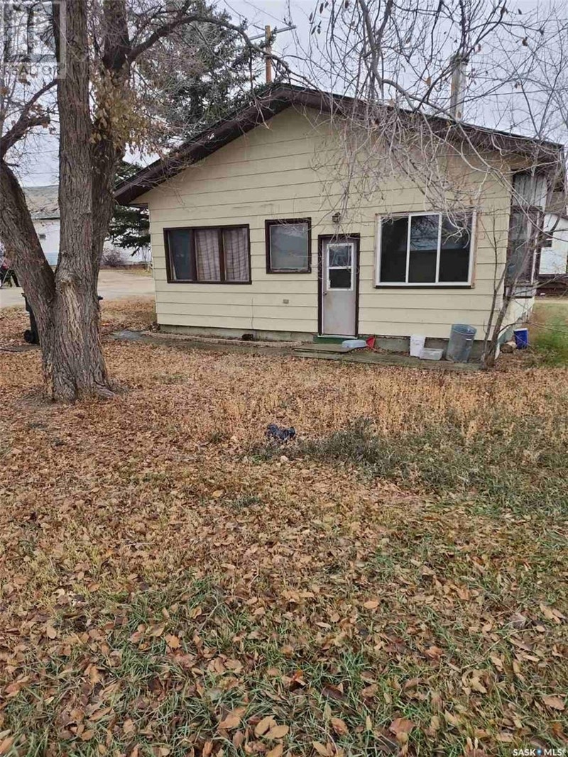 120 2nd AVENUE W Bengough, Saskatchewan Houses for Sale Moose Jaw