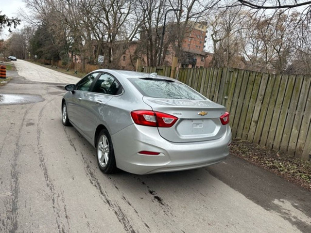 2018 Chevrolet Cruze 4dr Sdn 1.4L LT w/1SD in Cars & Trucks in City of Toronto - Image 2
