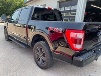 2021 Ford F-150 Lariat 4WD SuperCrew with the 2.7L EcoBoost and 109,900kms! Clean history with no ac... (image 7)