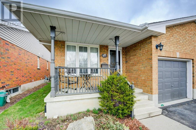 215A INVERHURON Crescent Waterloo, Ontario in Houses for Sale in Kitchener / Waterloo - Image 3