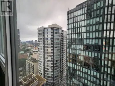 2505 - 82 DALHOUSIE STREET Toronto (Weston), Ontario