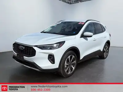 The 2025 Ford Escape Platinum AWD delivers top-tier comfort, advanced technology, and confident all-...