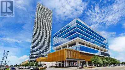 STUNNING CORNER LOWER PENTHOUSE (LPH) IN FAMOUS TRANSIT CITY TOWER 2! Best Value In VMC! Rare Elevat...