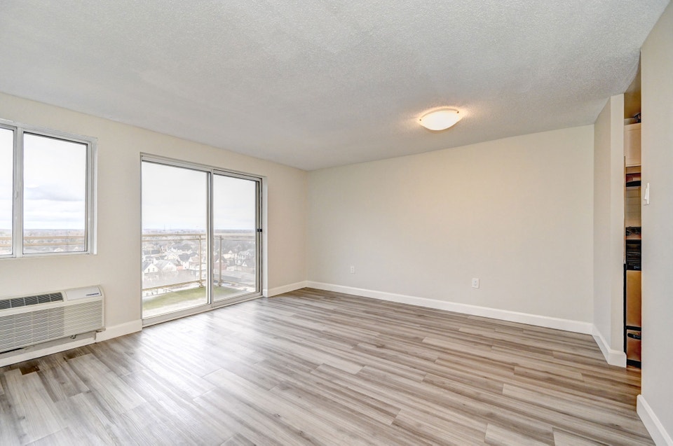 Grand Central Place Apartments - 1 bed 1 bath - 294 Talbot Apart 5