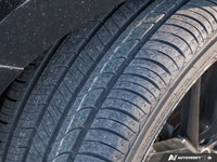*Leather Seats, Aluminum Wheels, Sunroof, Wireless Charging, Proximity Key!* With a slew of safety f... (image 9)
