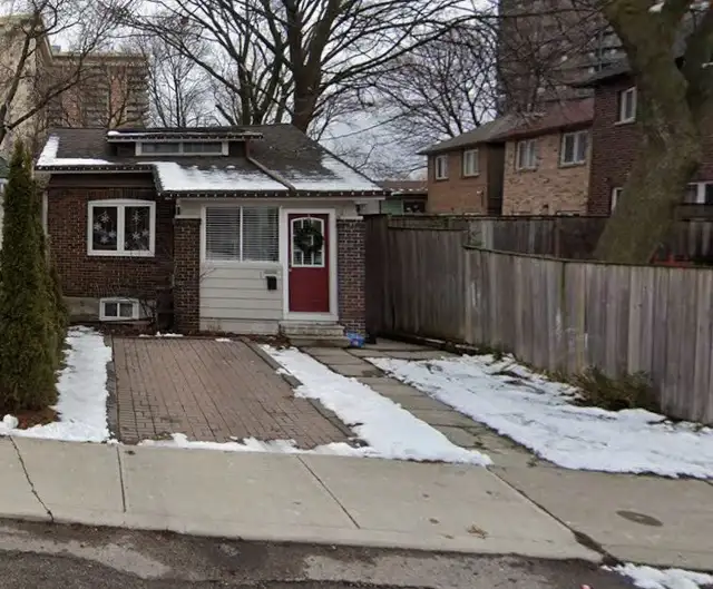 2 bedroom main floor for rent in East York in Long Term Rentals in City of Toronto - Image 2