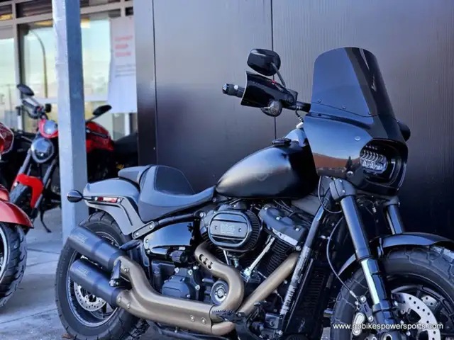 2018 Harley-Davidson Fat Bob in Sport Touring in Oshawa / Durham Region - Image 10