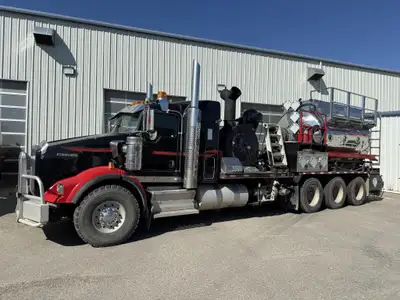 2012 Kenworth T800 8x6 Hot Oiler Truck Tractor comes with a Cummins ISX15 diesel engine, deleted emi...