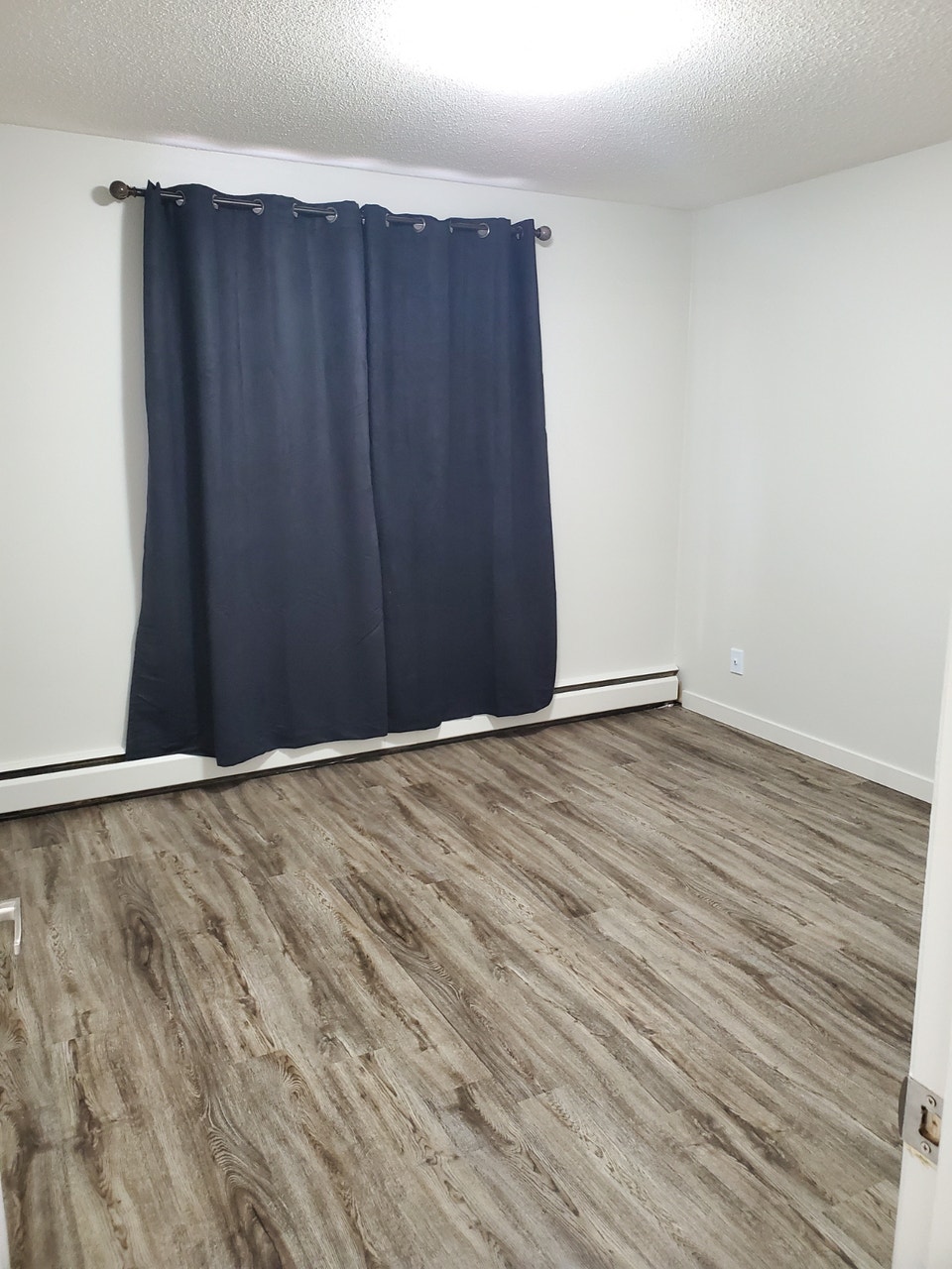 8804 95 AVE - Southside 1BDR- LRT AT DOOR- 1 Month FREE! 3
