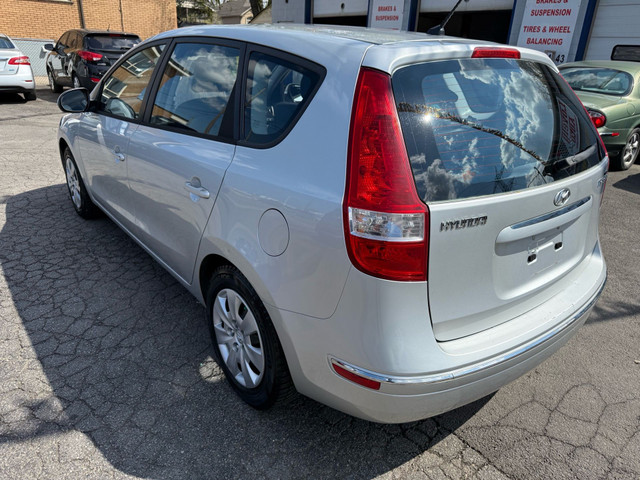 2009 Hyundai Elantra Touring 4dr Wgn L in Cars & Trucks in Hamilton - Image 3
