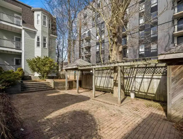 17-083 Spacious, Prime South End! Short walk to downtown Halifax in Long Term Rentals in City of Halifax - Image 14