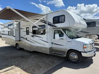 The 2014 Forest River Forester 3171DS is a spacious and family-friendly Class C motorhome built on t...