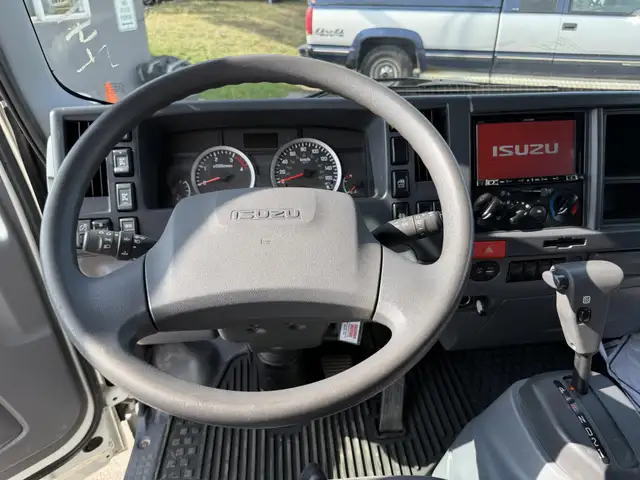 2022 Isuzu NRR CREW CAB | 16' BOX | LIFTGATE | DIESEL | 19500 GV in Cars & Trucks in Mississauga / Peel Region - Image 43
