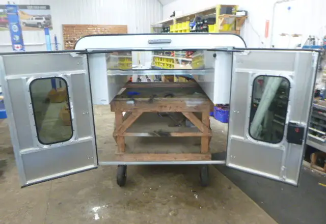 2019 - 2026 Chevrolet Silverado or GMC Sierra 1500 8' White Cap in Other Parts & Accessories in Kitchener / Waterloo - Image 4