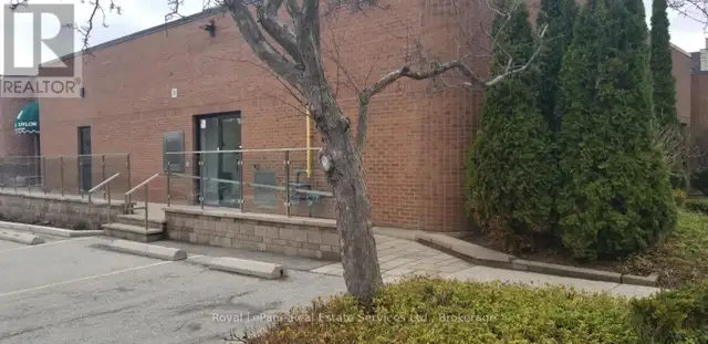 1 - 60 LAKESHORE ROAD W Oakville (CO Central), Ontario in Commercial & Office Space for Rent in Oakville / Halton Region - Image 3