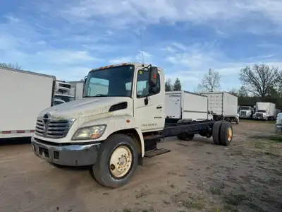 6CYL HINO DIESEL, AUTO, AIR BRAKES, AIR RIDE, PRE-EMISSION, ONE OWNER UNIT. TRUCK HAS BEEN OFF THE R...