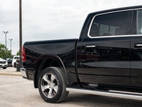 Welcome to Barrie Dodge Chrysler Jeep. DIAMOND BLACK CRYSTAL PEARLCOAT,ENGINE: 5.7L HEMI VVT V8 W/MD... (image 8)