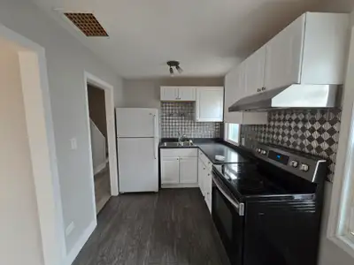 *** HOUSE FOR RENT *** 3 bdrm 1 bath, fenced yard, laundry