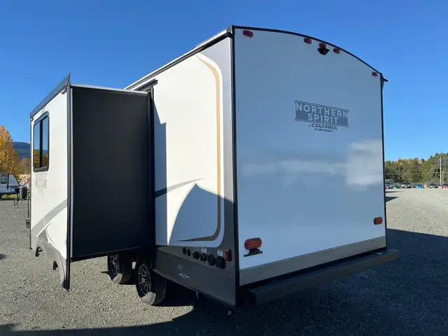 2026 Coachmen Northern Spirit in Travel Trailers & Campers in Terrace - Image 5