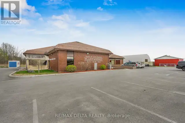 179-181 OLD HIGHWAY 17 HIGHWAY Alfred and Plantagenet, Ontario in Commercial & Office Space for Sale in Ottawa - Image 4