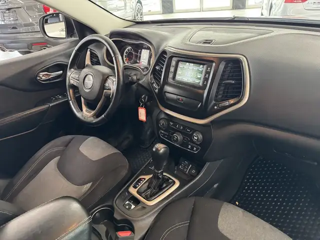 2016 Jeep Cherokee 4WD 4dr Altitude -Ltd Avail- in Cars & Trucks in Longueuil / South Shore - Image 11