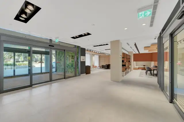 3030 Pharmacy Avenue - Everworth  - 3 Bedroom + Den Apartment fo in Long Term Rentals in City of Toronto - Image 17