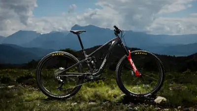 FUEL+ EX 5 TREK BLACK/PURPLE FLIP SPLATTER MSRP $7599 FUEL+ EX 5 MATTE OLIVE GREY/TREK BLACK MSRP $7...