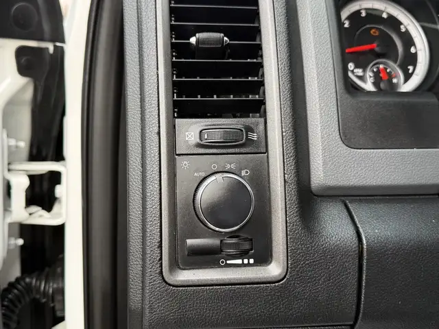 2013 Ram 3500 4X4 Service Truck in Heavy Trucks in Delta/Surrey/Langley - Image 53