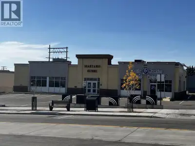 High traffic food or retail space in the downtown core near banks, hotels and other retail business....