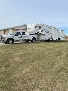 -LIKE NEW TIRES AND BRAKES -TWO AIR CONDITIONING UNITS -WASHER/DRYER CONNECTS (WASHER/DRYER NOT INCL...