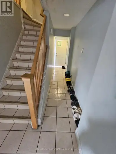 Rent: $2800/month (Unlimited WiFi included) + utilities. Welcome to this immaculately renovated cond...
