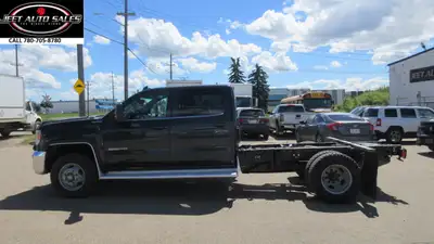 NEW ARRIVAL... AMVIC LICENSED DEALERSHIP.. 2018 GMC 3500 HD Crew Cab 4X4 CAB & CHASSIS - Crew Cab -...