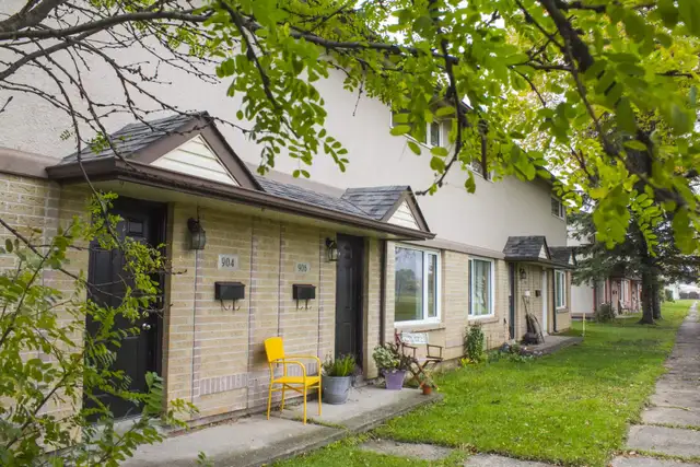 3 Bedroom Corner-930 Neebing Avenue. Thunder Bay, ON in Long Term Rentals in Thunder Bay - Image 5
