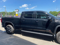 2022 GMC Sierra 1500 AT4 Crew Cab 4wd with the 6.2L and only 75,000kms. Clean history with no accide... (image 4)