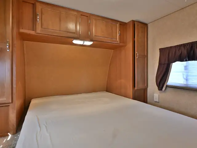 2010 Trailblazer T240S in Travel Trailers & Campers in St. Albert - Image 21
