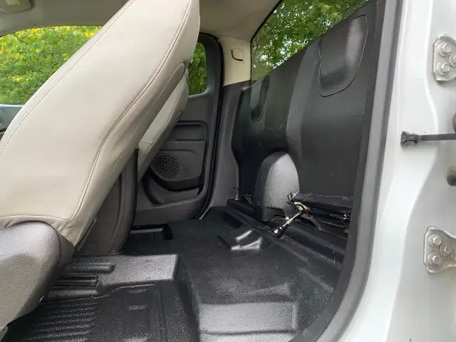 2015 Chevrolet Colorado EXT CAB 4CYL 6 SPEED CERTIFIED in Cars & Trucks in Guelph - Image 24