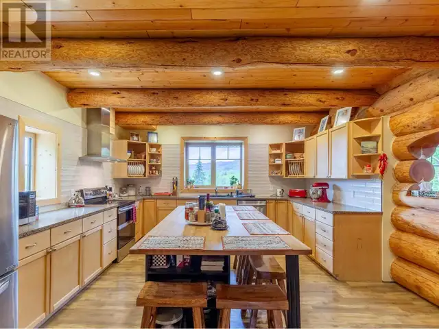 585 16 HIGHWAY Smithers, British Columbia in Houses for Sale in Smithers - Image 13