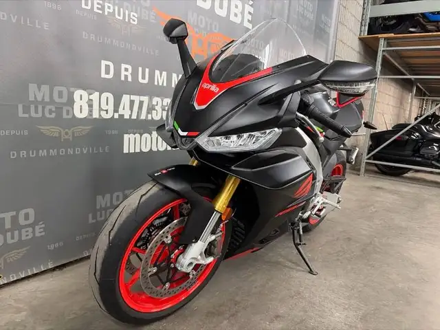 2024 Aprilia RSV4 in Sport Bikes in Drummondville - Image 10