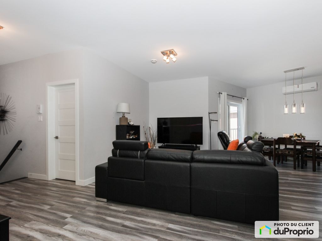 $547,000 - Condominium for sale in Ste-Rose — photo 2