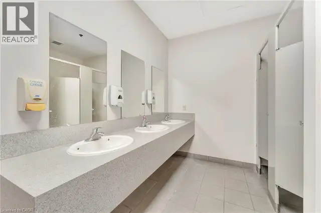 2189 SPEERS Road Oakville, Ontario in Commercial & Office Space for Rent in Oakville / Halton Region - Image 17