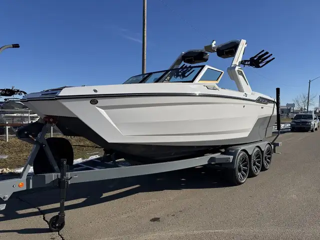 2025 Mastercraft XStar 23 in Powerboats & Motorboats in St. Albert - Image 3