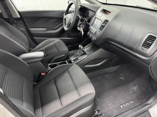 KIA Forte LX 2018 a vendre in Cars & Trucks in Shawinigan - Image 23