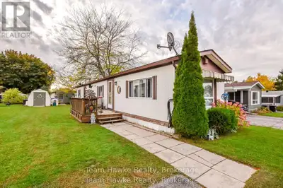 A great opportunity to downsize your home and move into this clean and comfortable mobile home in Mi...