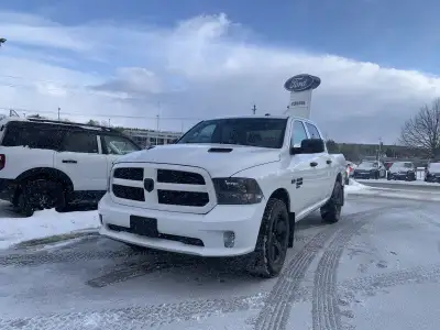 Aluminum Wheels, Fog Lamps, Rear Camera, Cruise Control, Air Conditioning! Get the job done right wi...