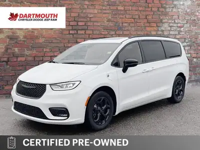 Only 25 Miles! This Chrysler Pacifica Hybrid has a trusty Gas/Electric V-6 3.6 L/220 engine powering...