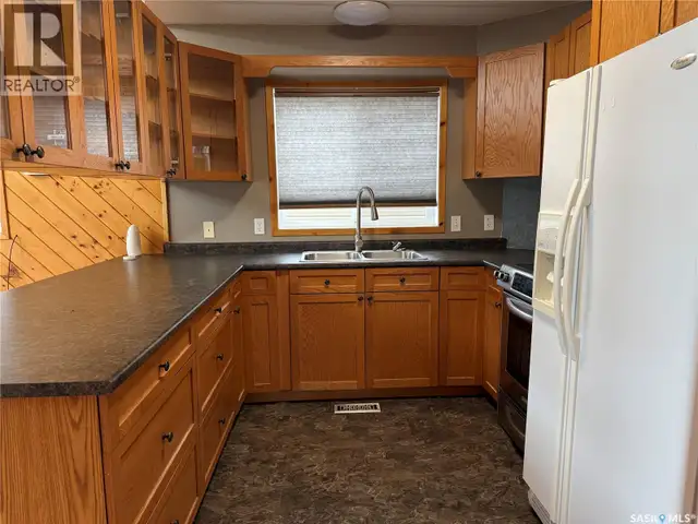 231 Kiezie Channel DRIVE Buffalo Narrows, Saskatchewan in Houses for Sale in La Ronge - Image 3