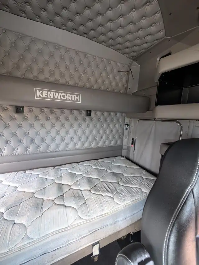 2019 KENWORTH T800 in Heavy Trucks in Kamloops - Image 25